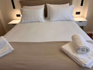 8-Bed-1